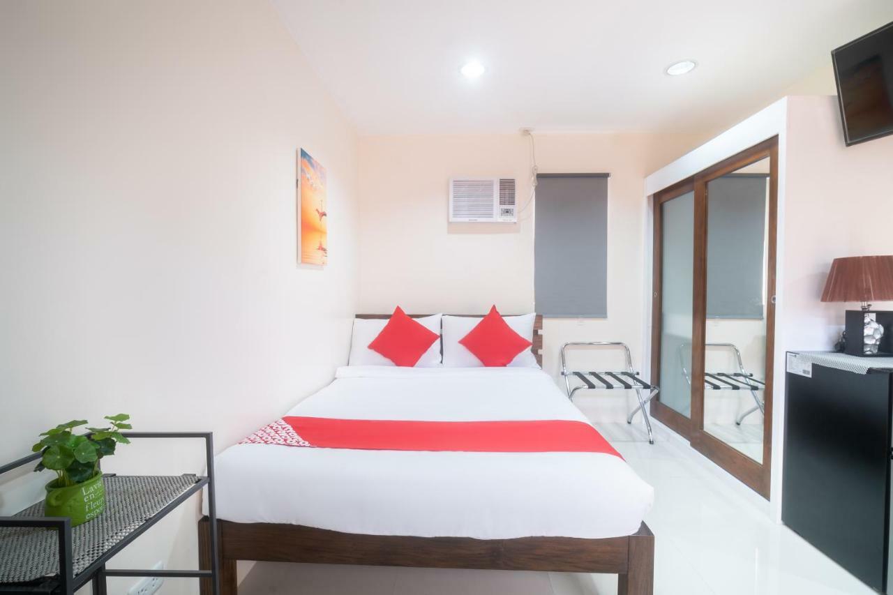 Oyo 199 Solange Apartelle Davao City Esterno foto