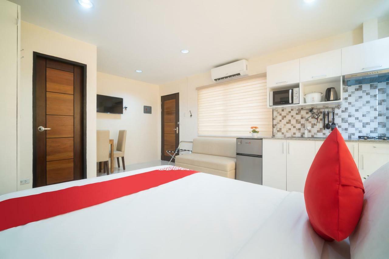 Oyo 199 Solange Apartelle Davao City Esterno foto