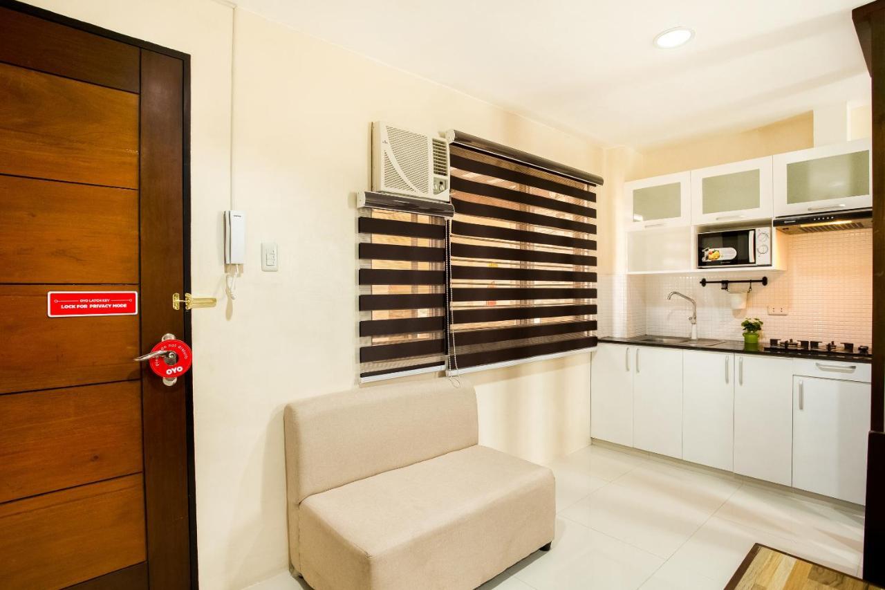 Oyo 199 Solange Apartelle Davao City Esterno foto