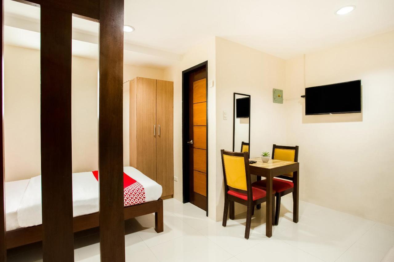 Oyo 199 Solange Apartelle Davao City Esterno foto