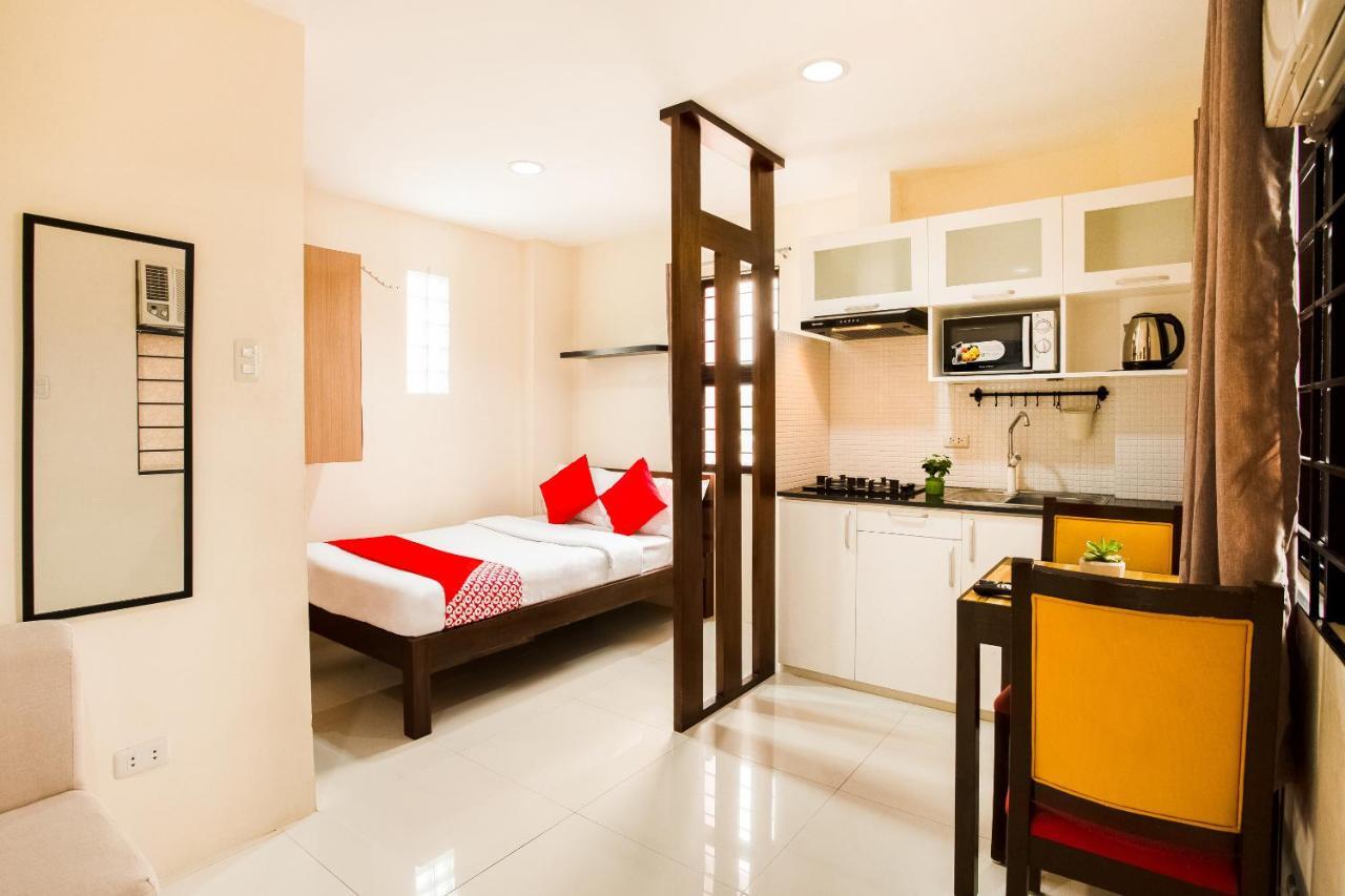 Oyo 199 Solange Apartelle Davao City Esterno foto