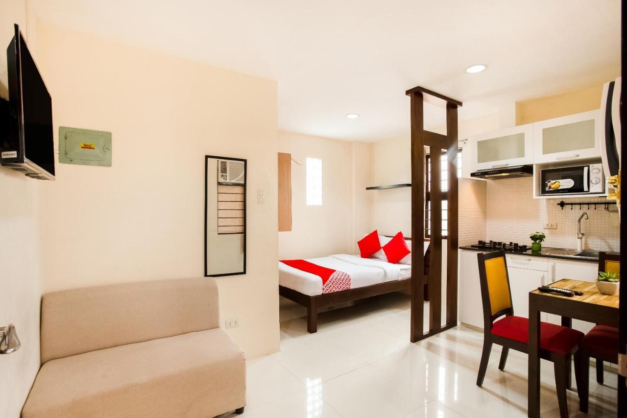 Oyo 199 Solange Apartelle Davao City Esterno foto