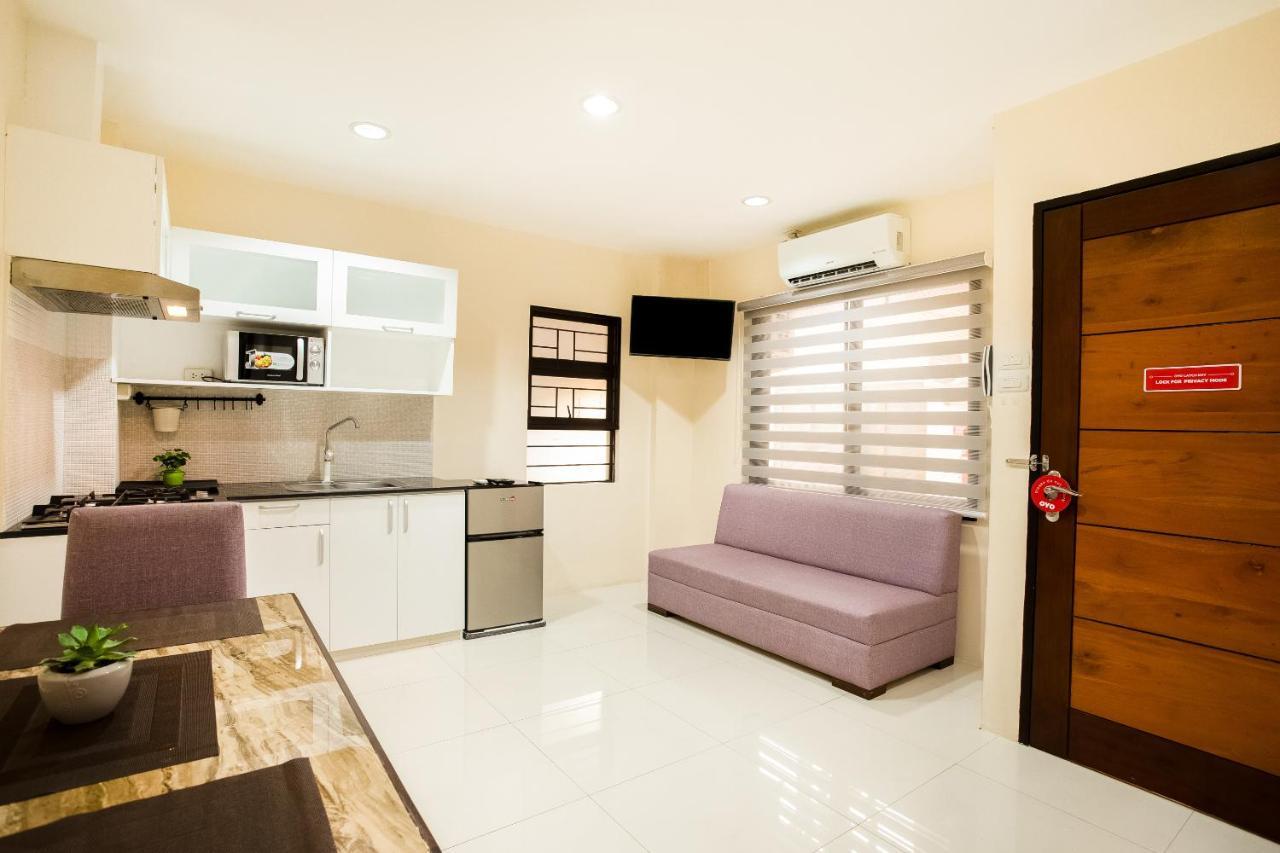 Oyo 199 Solange Apartelle Davao City Esterno foto